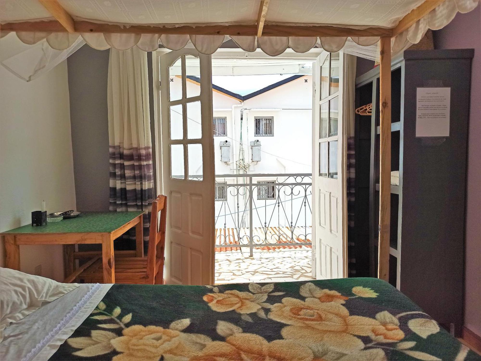 Chez Jeanne Chambre D'Hote أنتاناناريفو المظهر الخارجي الصورة