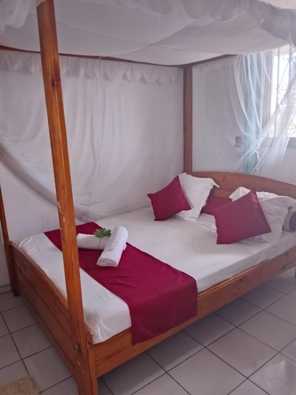 Chez Jeanne Chambre D'Hote أنتاناناريفو المظهر الخارجي الصورة